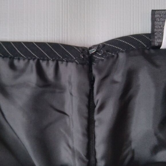 Tahari by ASL Black and White Pinstriped Print Timeless Office Above Knee Skirt - Picture 7 of 11